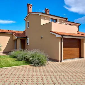 Bartona For 8 Persons With Private Swimmingpool Villa